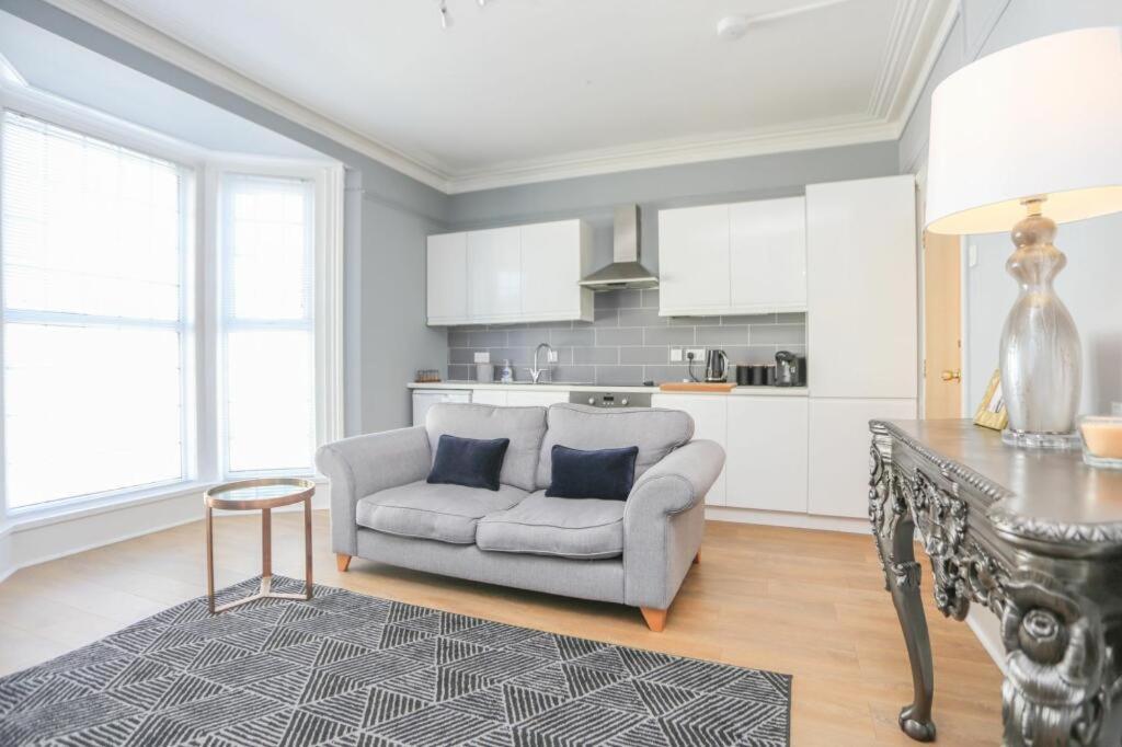 Southsea Historic Gem - Elegant Apartments Портцмаус Экстерьер фото